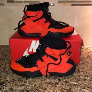 Air Huarache Gripp Black Team Orange